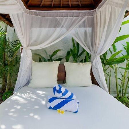 Heart Of Seminyak, 2Br, Sleeps 4, Walk To Bintang Villa Bagian luar foto