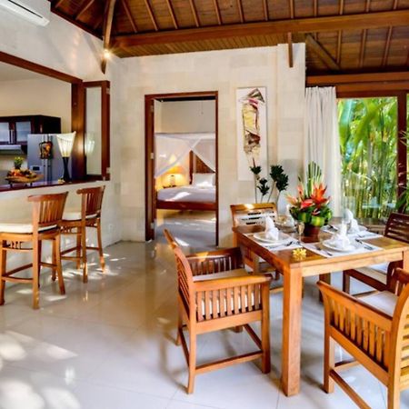 Heart Of Seminyak, 2Br, Sleeps 4, Walk To Bintang Villa Bagian luar foto
