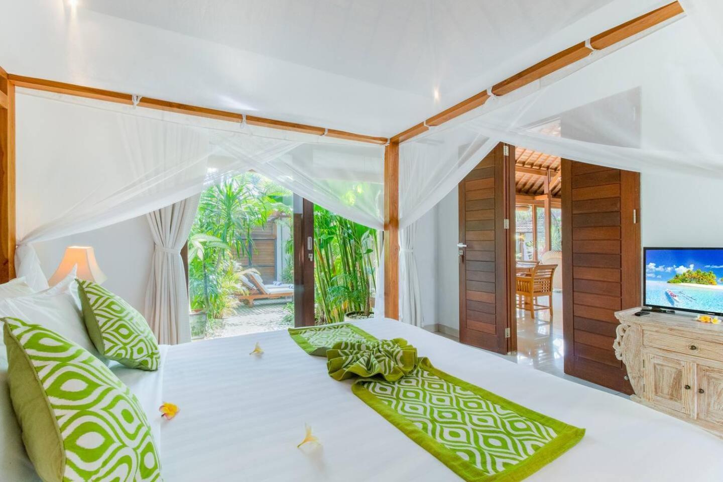Heart Of Seminyak, 2Br, Sleeps 4, Walk To Bintang Villa Bagian luar foto