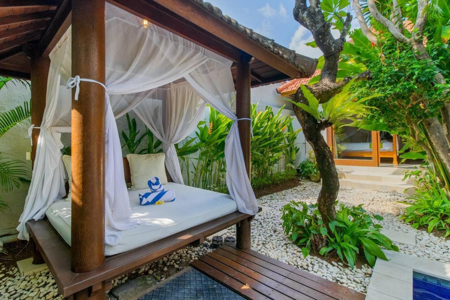 Heart Of Seminyak, 2Br, Sleeps 4, Walk To Bintang Villa Bagian luar foto
