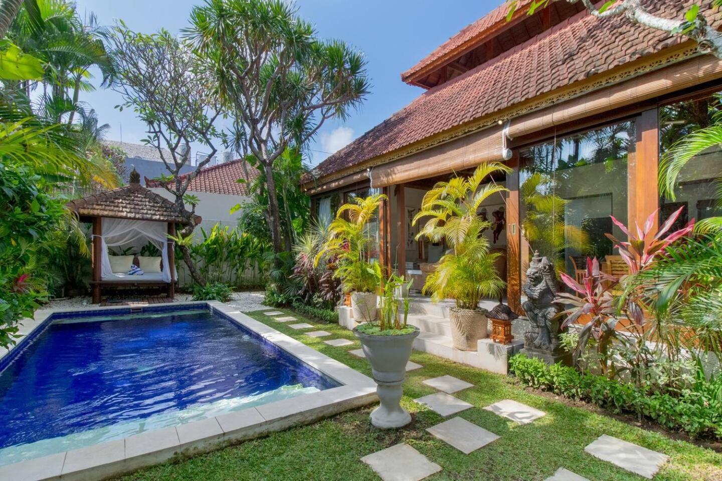 Heart Of Seminyak, 2Br, Sleeps 4, Walk To Bintang Villa Bagian luar foto