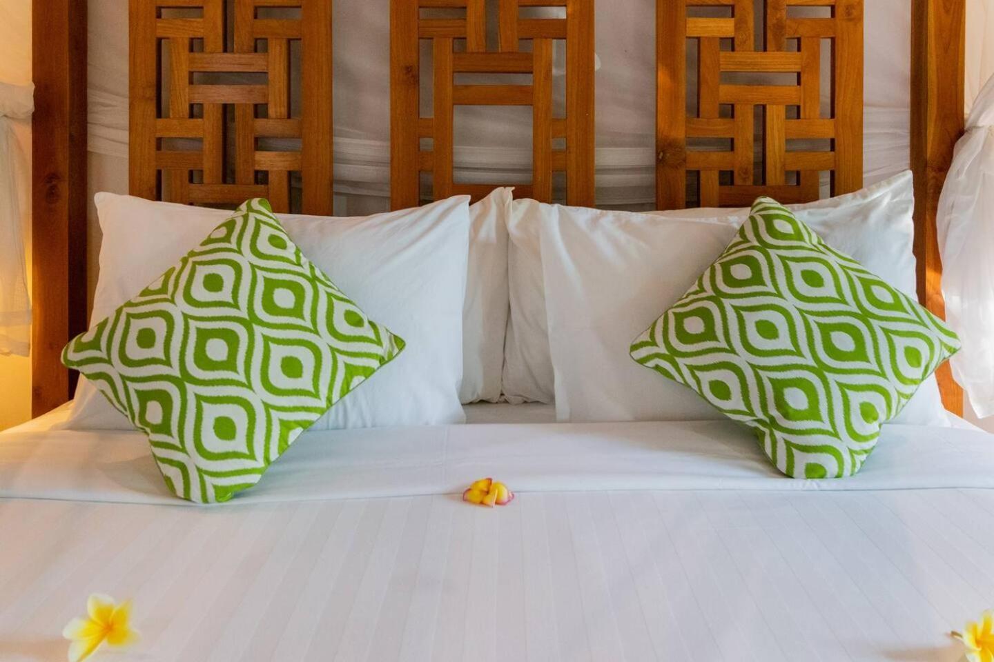 Heart Of Seminyak, 2Br, Sleeps 4, Walk To Bintang Villa Bagian luar foto