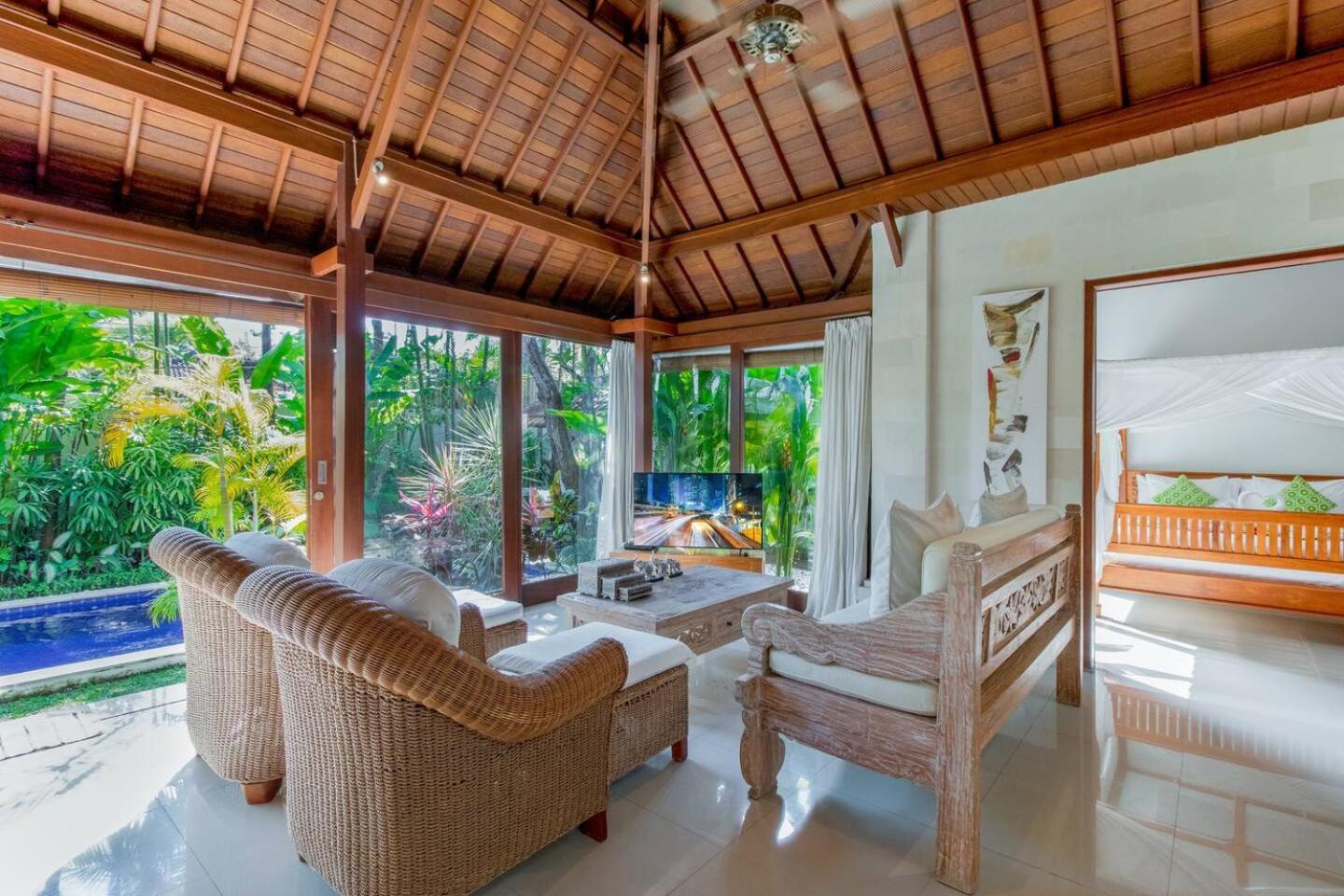 Heart Of Seminyak, 2Br, Sleeps 4, Walk To Bintang Villa Bagian luar foto