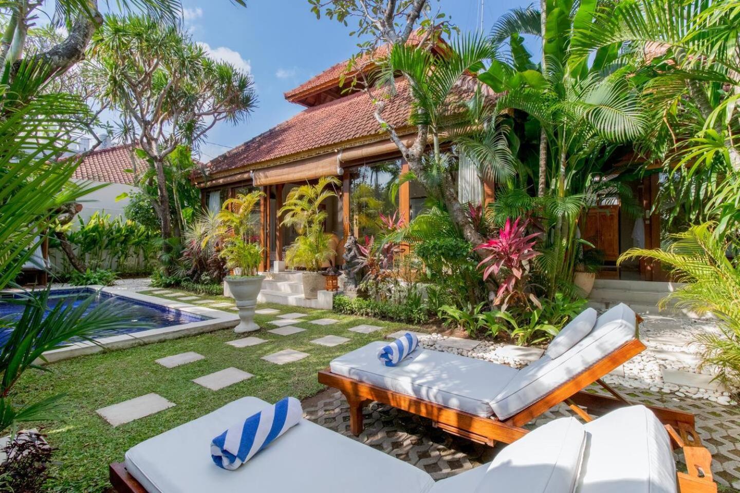 Heart Of Seminyak, 2Br, Sleeps 4, Walk To Bintang Villa Bagian luar foto